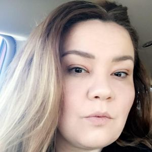 Meet your Posher, Claudia